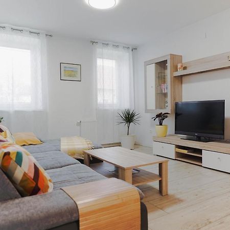 Pri Neji Apartment โพสโตยนา ภายนอก รูปภาพ