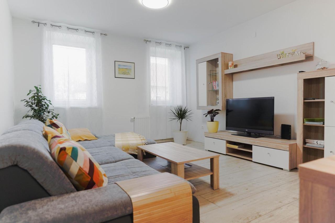 Pri Neji Apartment โพสโตยนา ภายนอก รูปภาพ