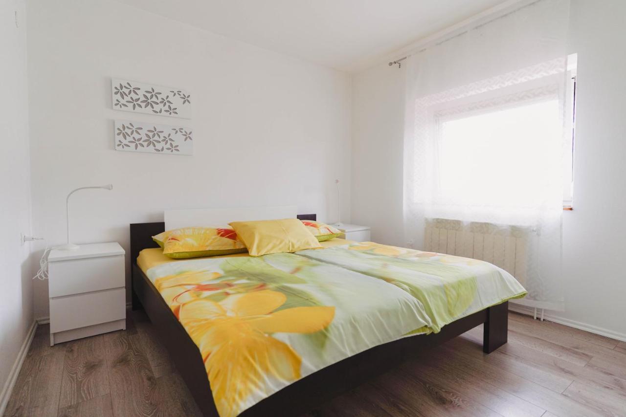 Pri Neji Apartment โพสโตยนา ภายนอก รูปภาพ
